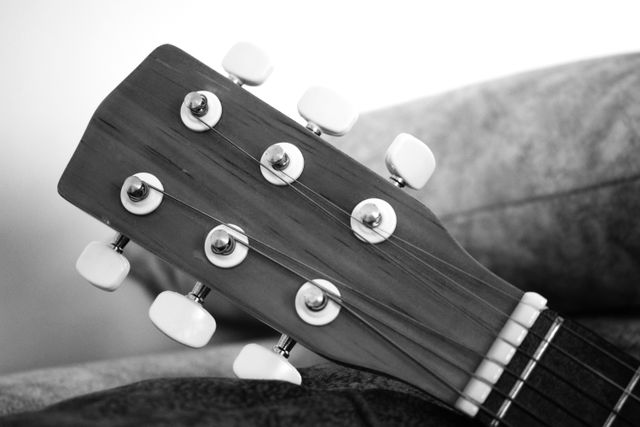 Multi-Instrument Tuner Online, Cara Mudah Menyetem Gitar, Bass, Ukulele, dan Instrumen Lain